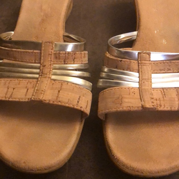 Shoes - Picture 4 of 4